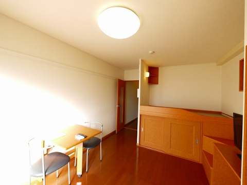 その他部屋・スペース　広くて明るい寝室