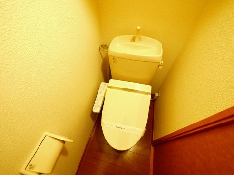 トイレ　落ち着いたトイレです