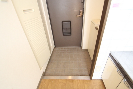 玄関　※別部屋の写真です