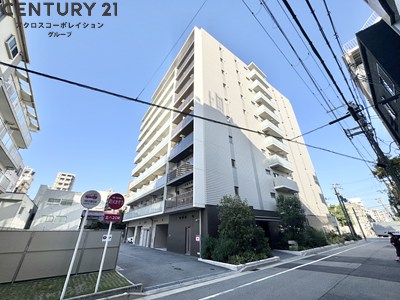 建物外観　オートロックで外部の人間が簡単に出入りできないため安心です。