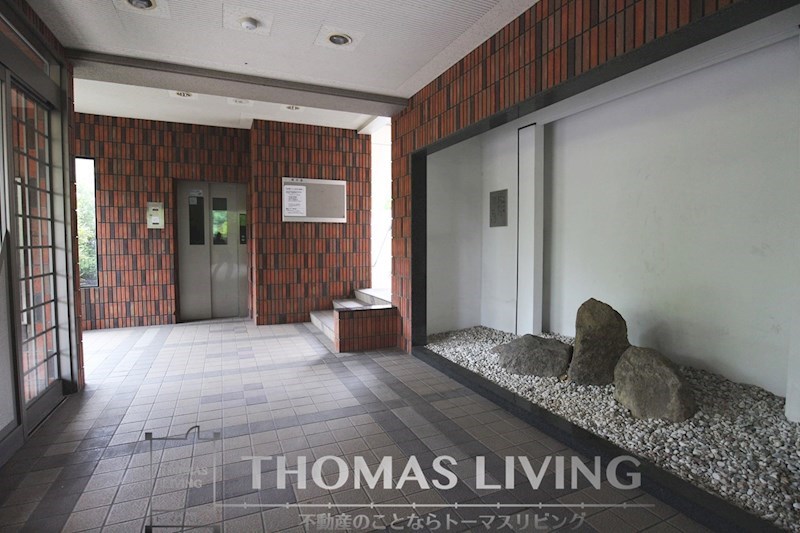 ロビー　エレベーター付きです。