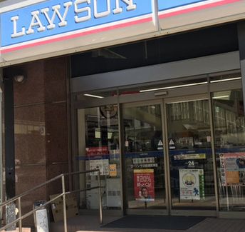 コンビニ　ローソン 千日前通高津店（コンビニ）まで133m