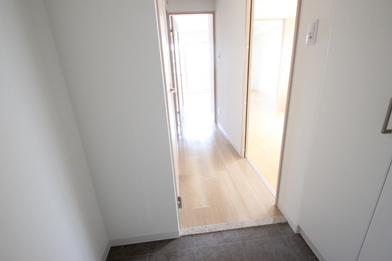 玄関　※別部屋の写真です