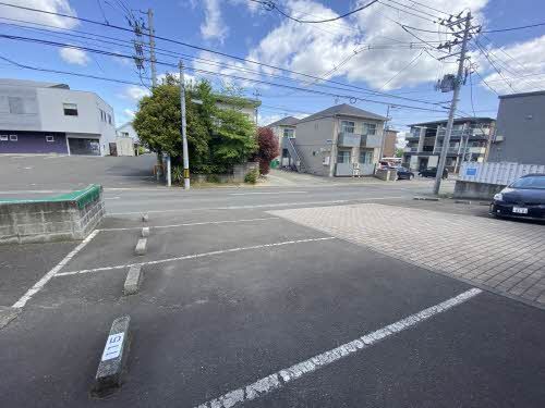 駐車場　敷地内駐車場