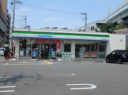 コンビニ　ファミリーマート 大開三丁目店（コンビニ）まで296m