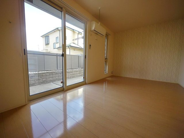 居室・リビング　部屋