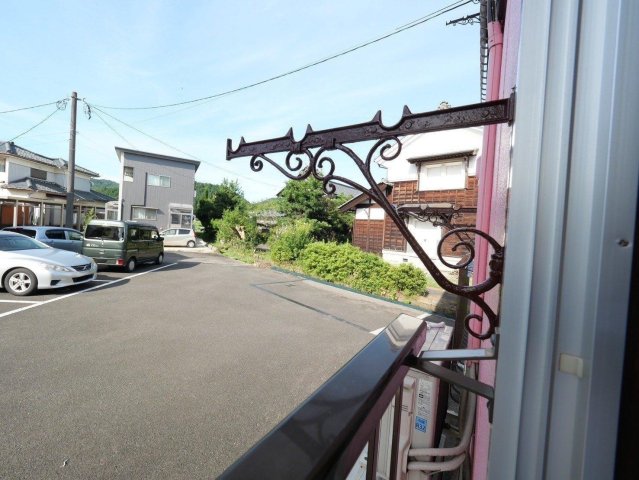 眺望　広々した敷地内駐車場です