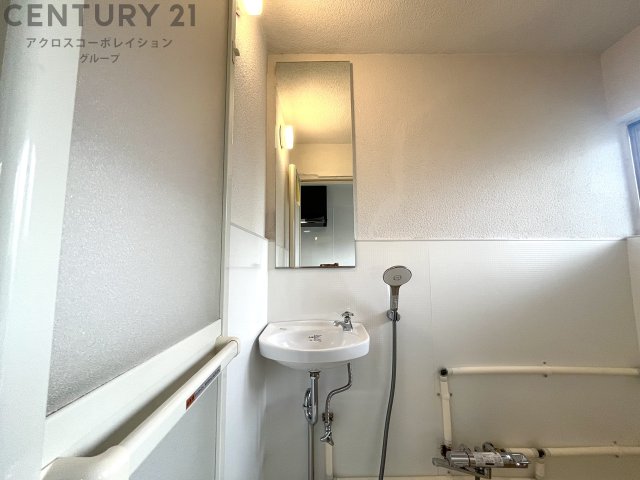 洗面設備　浴室内に洗面台があります☆