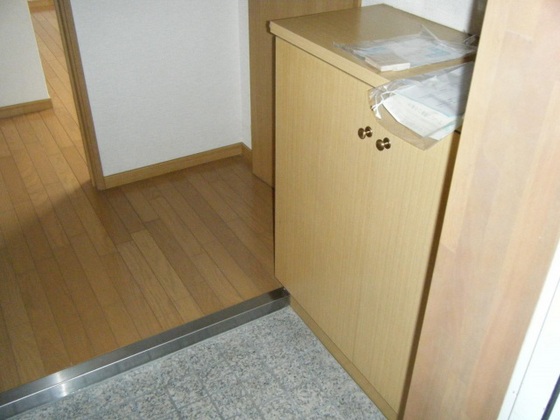 玄関　※別部屋の写真です