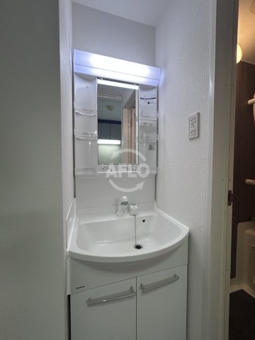 洗面設備　アーデン江坂　洗面台