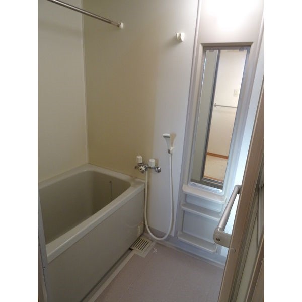 バス・シャワールーム　浴室　※別号室参考写真