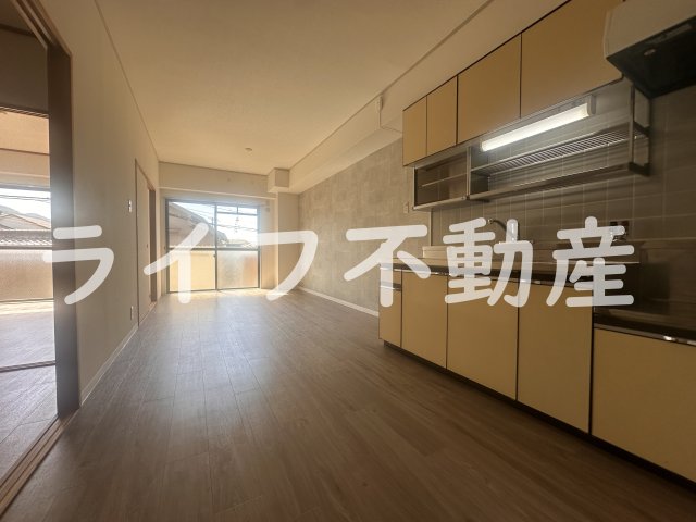 居室・リビング　ゆったり過ごせる居間です