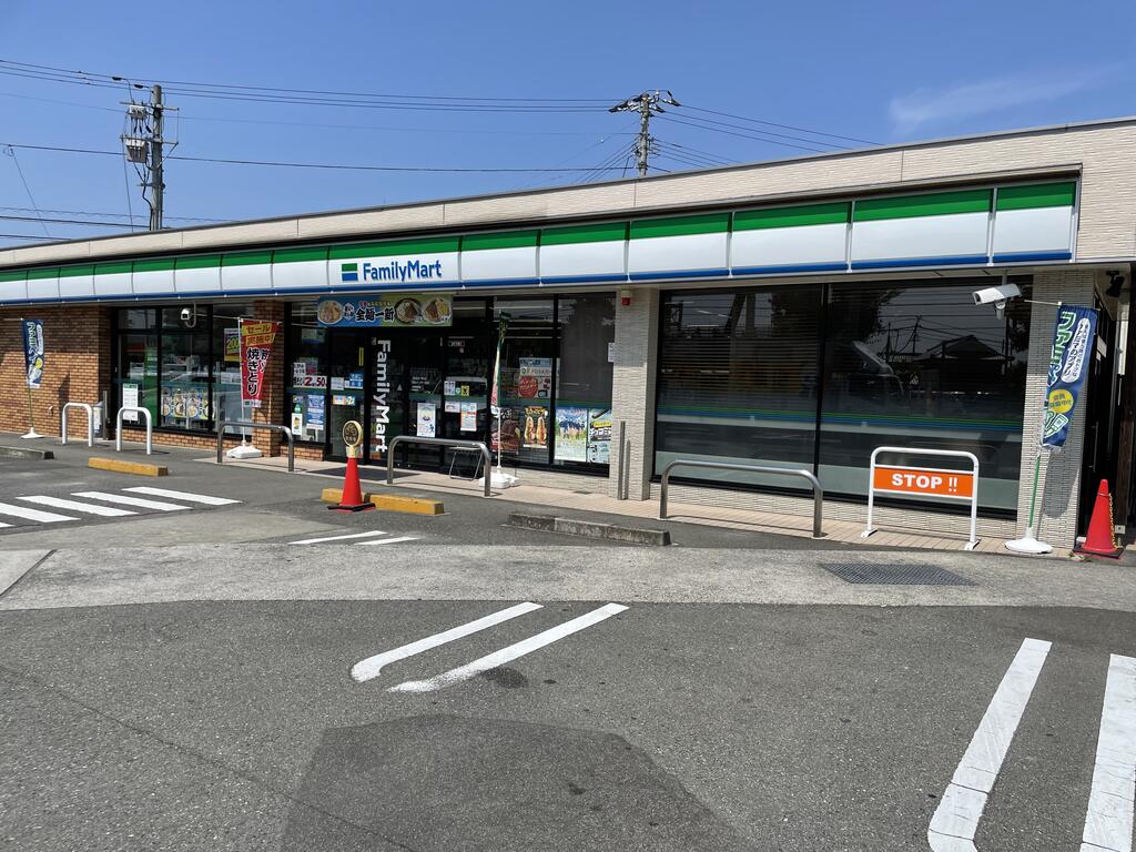 コンビニ　ファミリーマート松山インター北店（コンビニ）まで574m
