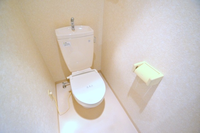 トイレ　ウォームレット完備