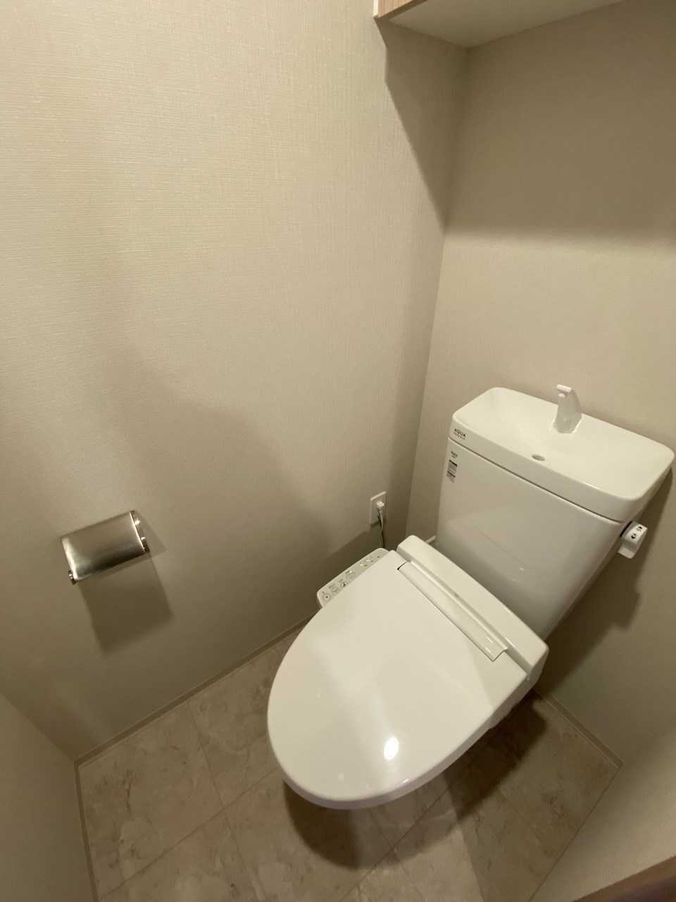 トイレ　個室タイプのトイレ