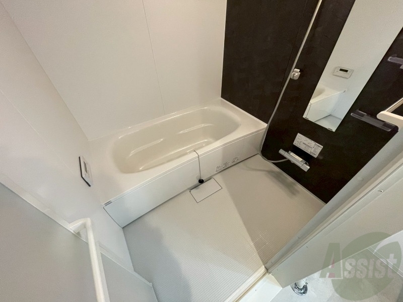 バス・シャワールーム　お風呂になります。一日の疲れを癒してくださいね。