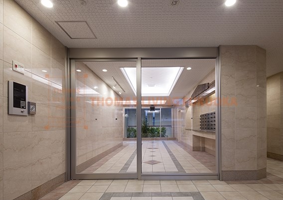 セキュリティ　オートロックが備わっています。