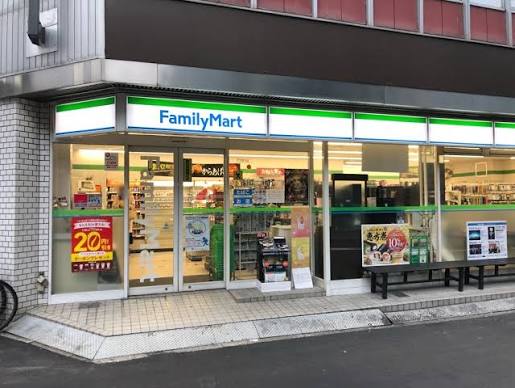 コンビニ　ファミリーマート 中津駅東店（コンビニ）まで271m