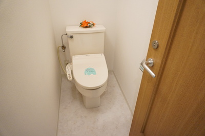 トイレ　温水洗浄便座