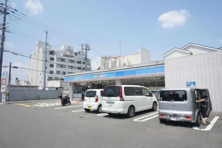 コンビニ　ローソン（コンビニ）まで777m