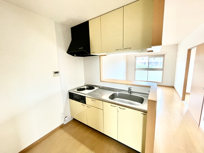 キッチン　※同タイプ、他号室の写真です。
