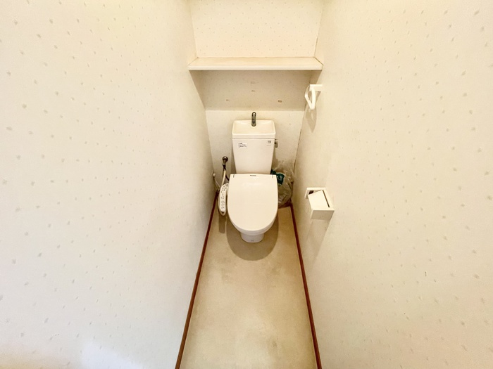 トイレ　※同タイプ、他号室の写真です。
