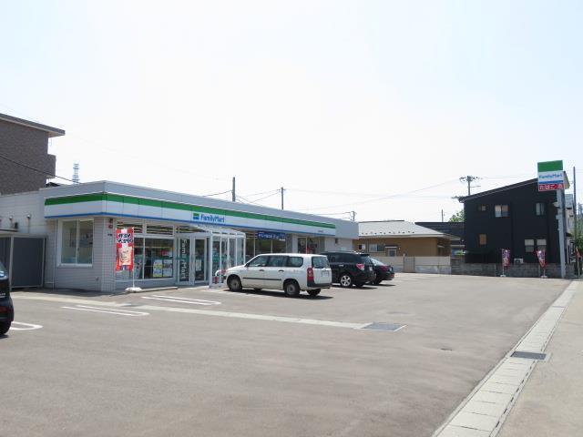 コンビニ　ファミリーマート秋田南通宮田店（コンビニ）まで800m