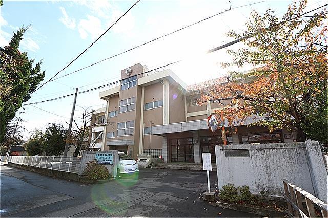 小学校　築山小学校（小学校）まで700m