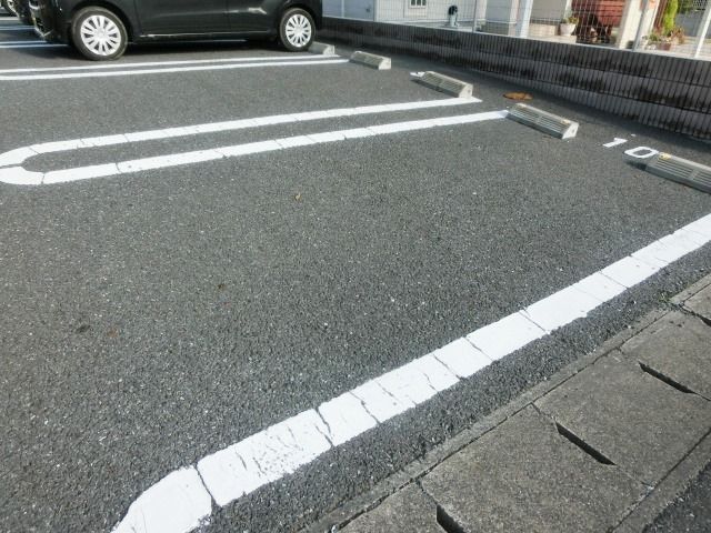 駐車場　敷地内駐車場