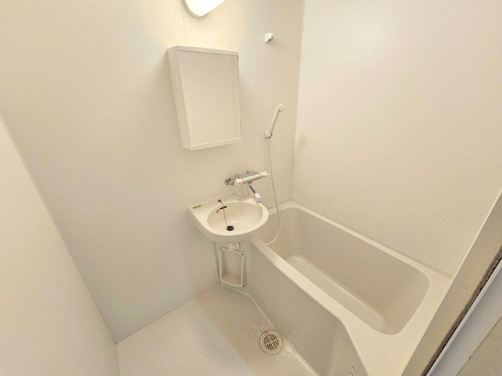 バス・シャワールーム　バス