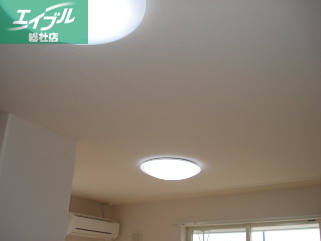 その他設備　リビング照明