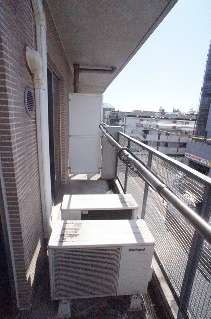 バルコニー　洗濯物もよく乾きます♪