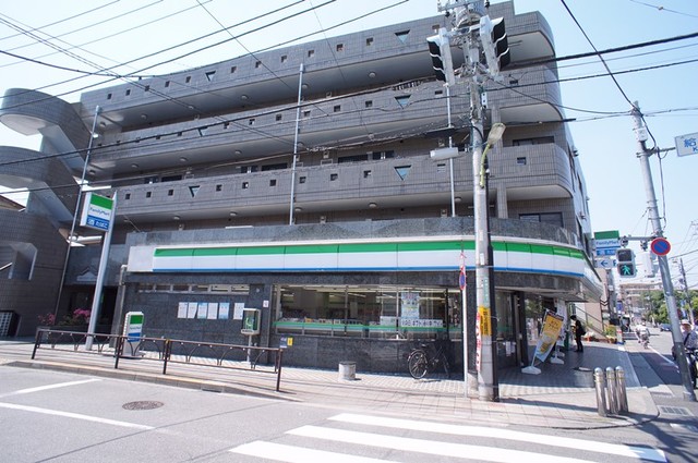 コンビニ　ファミリーマートあぶらや給田三丁目店（コンビニ）まで128m