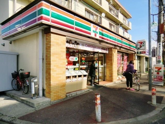 コンビニ　セブンイレブン（コンビニ）まで240m