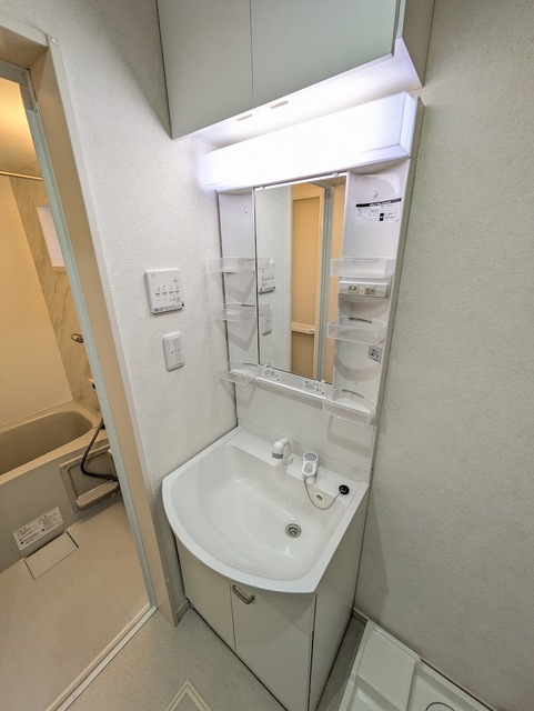 洗面設備　身支度に便利です