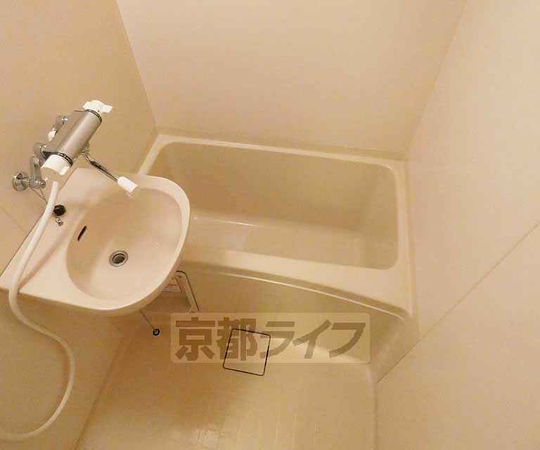 バス・シャワールーム　清潔感のある浴室です！