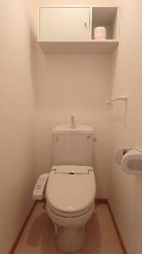 トイレ　ウォシュレット付は嬉しいですね♪