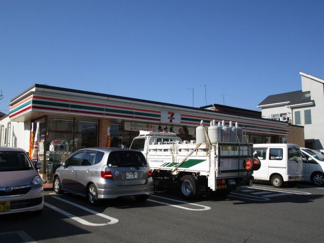 コンビニ　セブンイレブン（コンビニ）まで730m