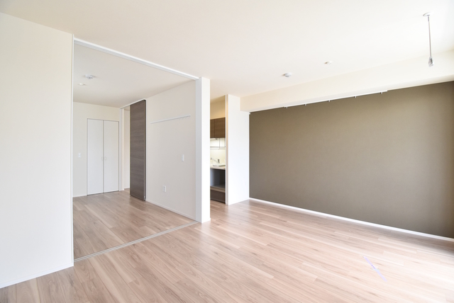 居室・リビング　広いリビングはゆったりくつろげる憩いの空間♪