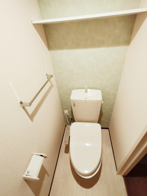 トイレ　温水洗浄便座