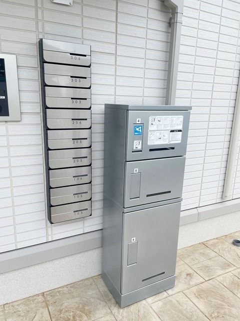 その他　便利な宅配ボックスもございます