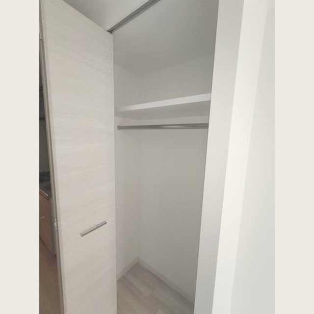 洗面設備　参考写真です・階数により内装色が異なります