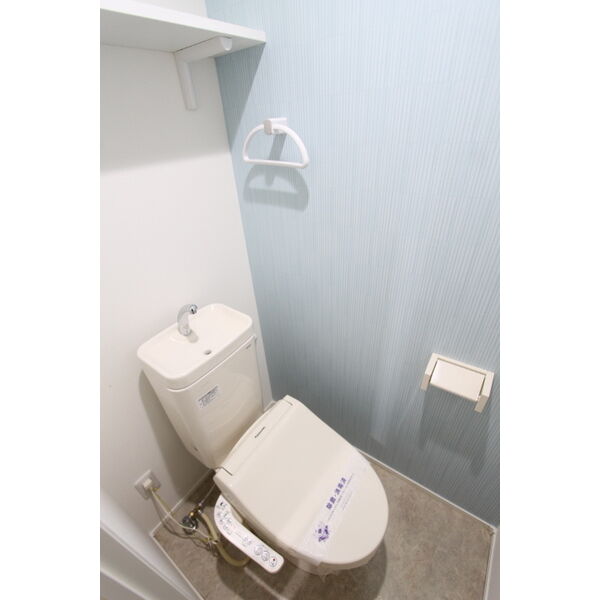 トイレ　同シリーズタイプの室内写真となります