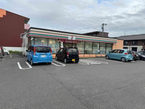 コンビニ　セブンイレブン岩倉大市場町店（コンビニ）まで342m