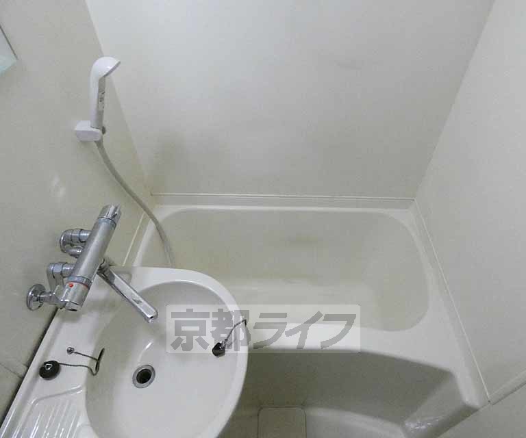 バス・シャワールーム　綺麗です。