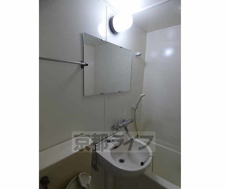 洗面設備　清潔感があります。