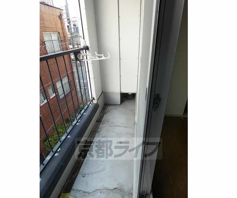 バルコニー　洗濯物もしっかりと干せます。