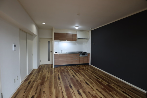 その他　広々したリビングダイニング