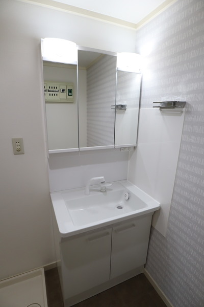 洗面設備　シャンプードレッサー