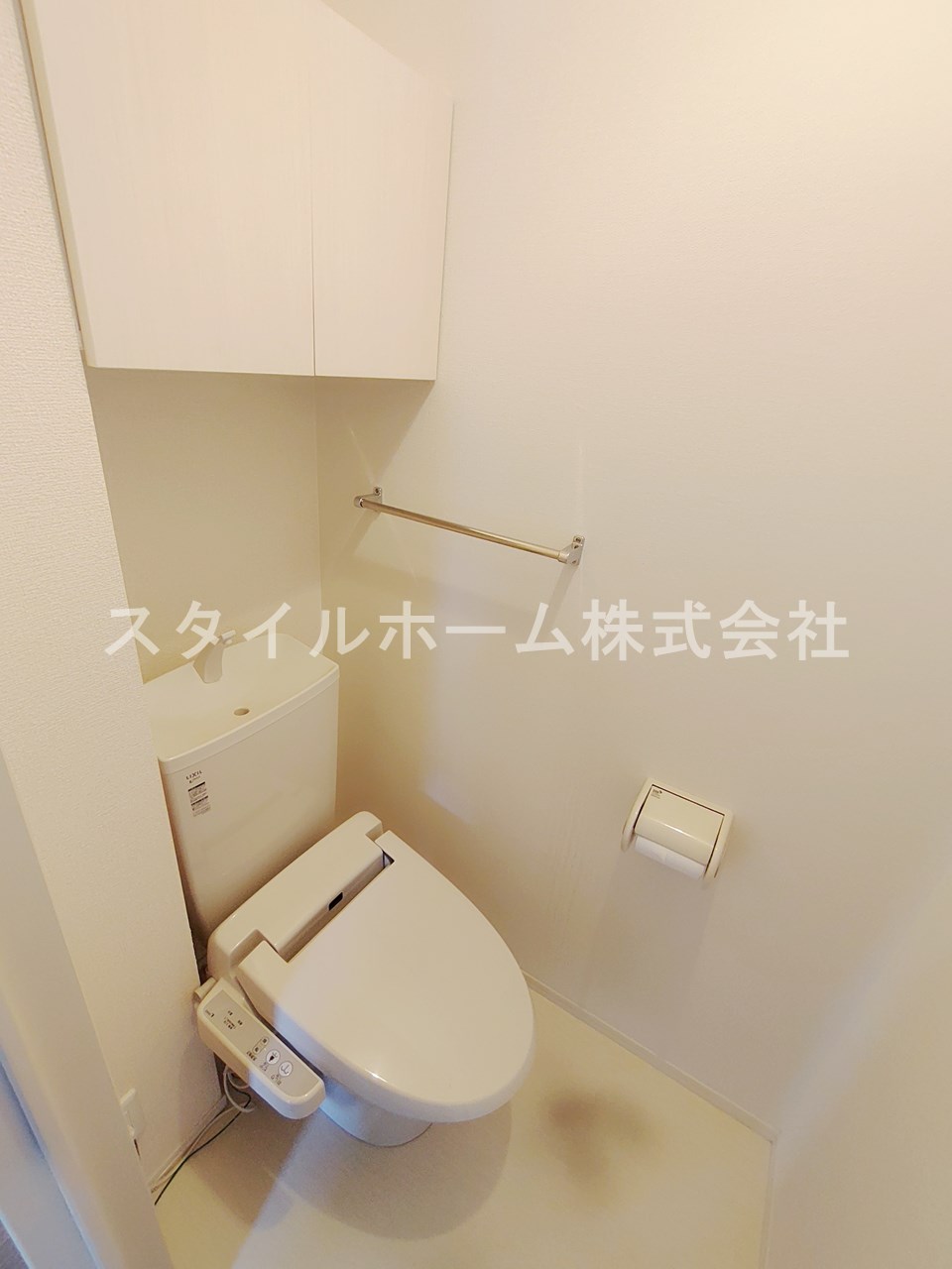 トイレ　別部屋写真です。